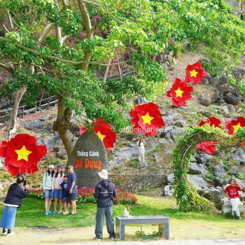 Hà Tiên Đón Hơn 153.000 Lượt Khách Trong Hai Đợt Nghỉ Lễ, Cao Điểm 30/4 – 01/5 Tăng Mạnh
